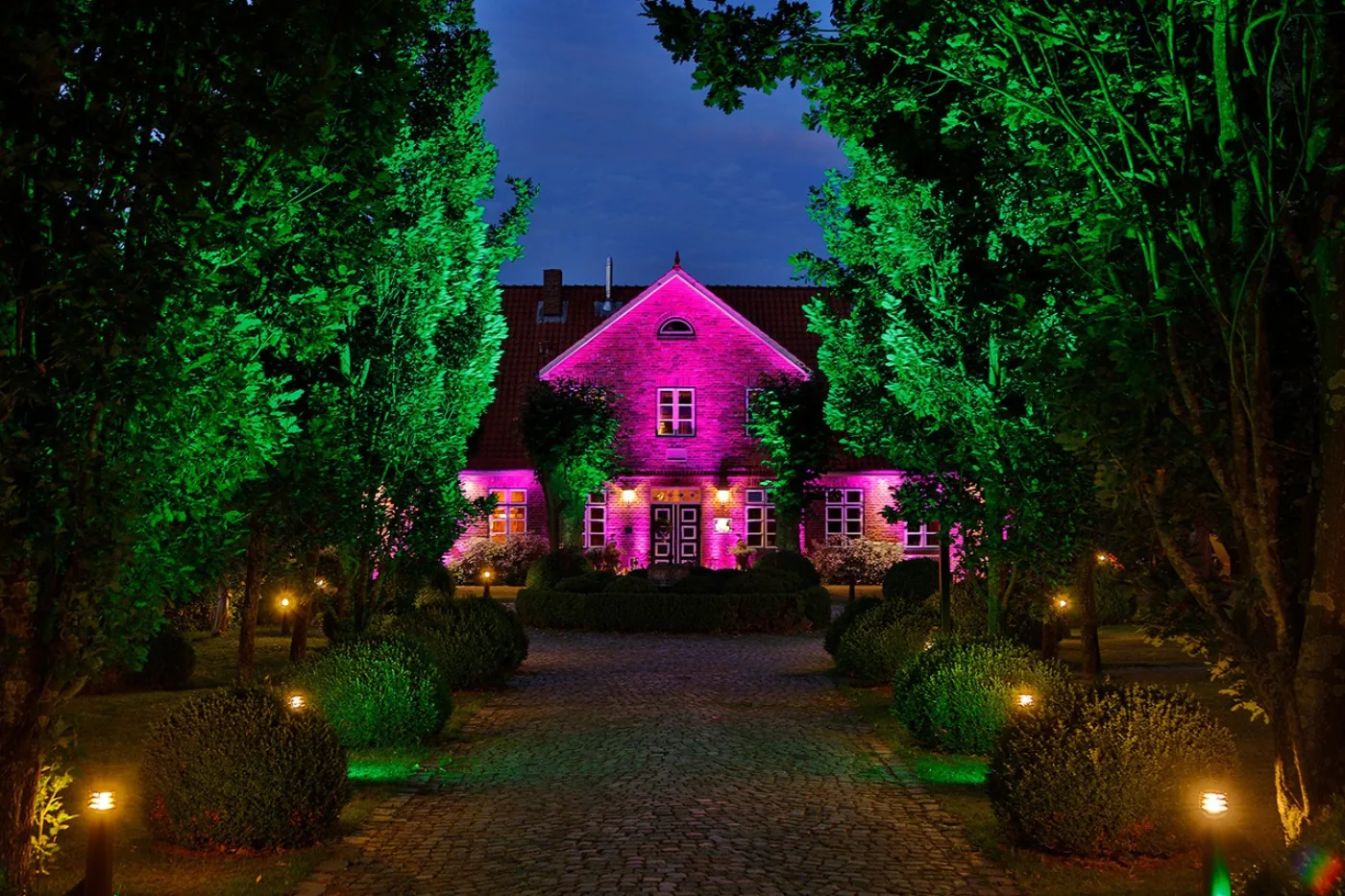 Friederikenhof mit Licht