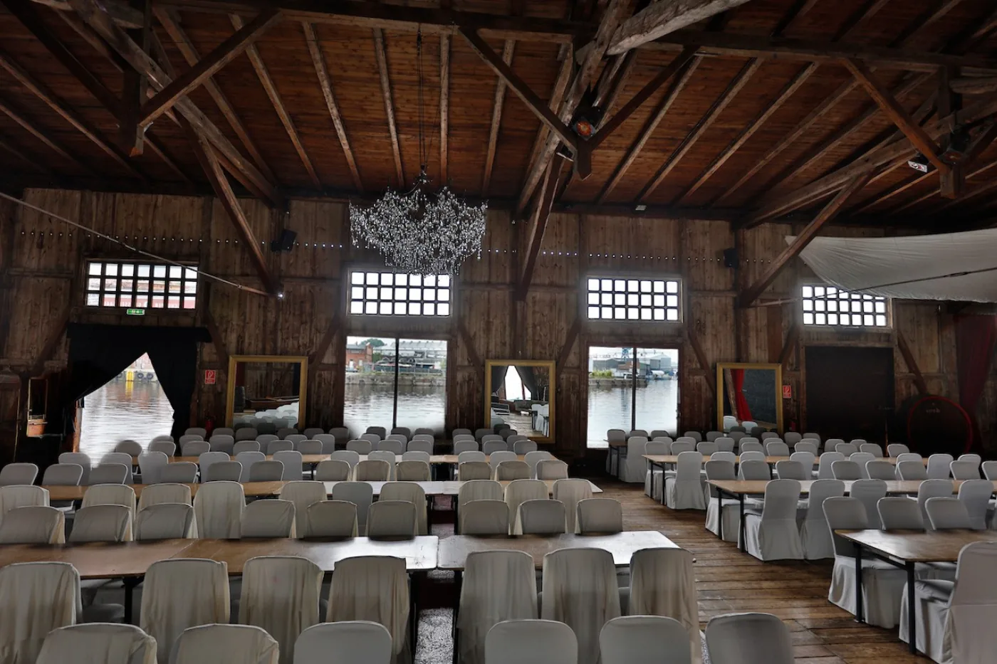 Schuppen 9 Licht aus