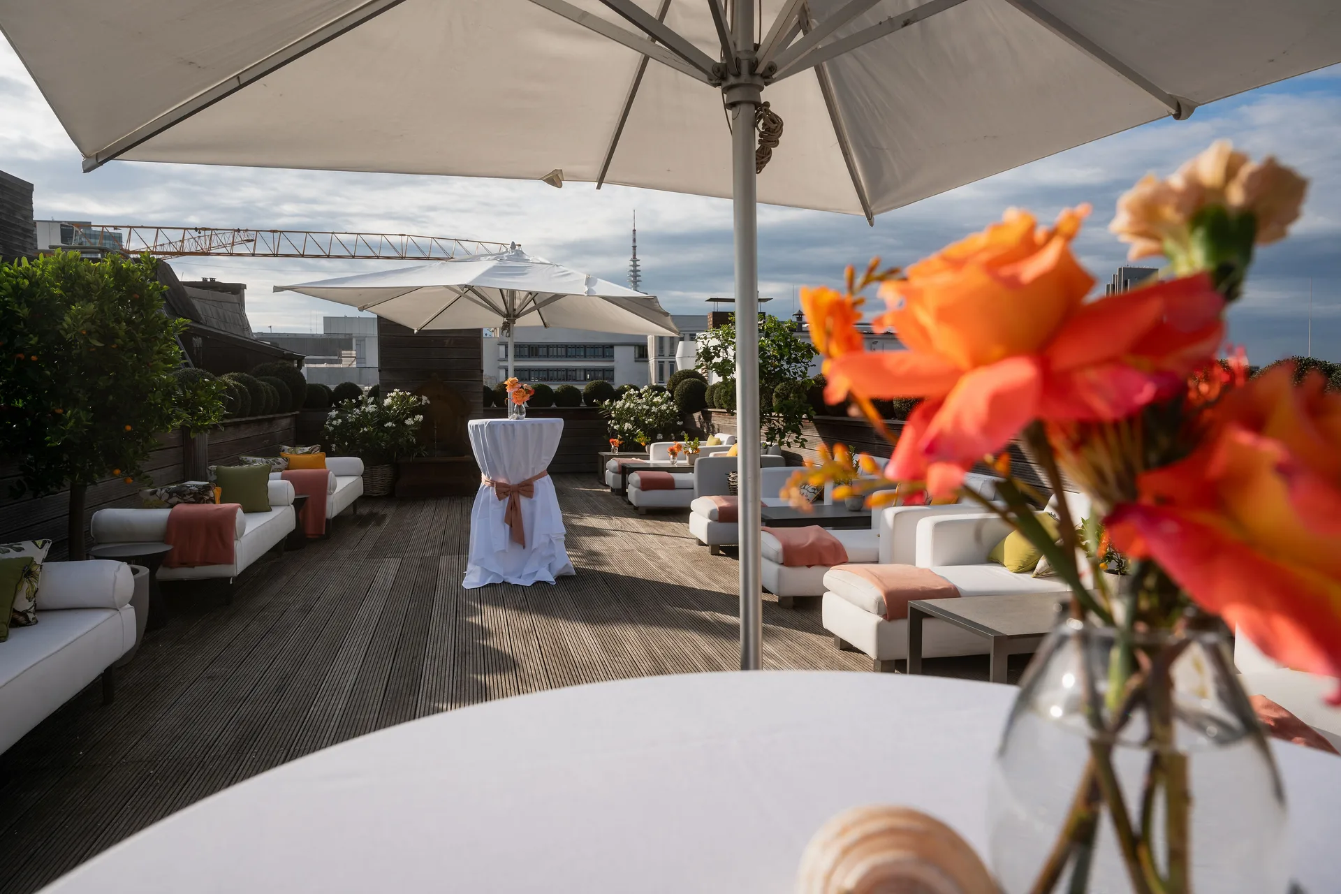 DJ buchen – Fairmont Hotel Vier Jahreszeiten