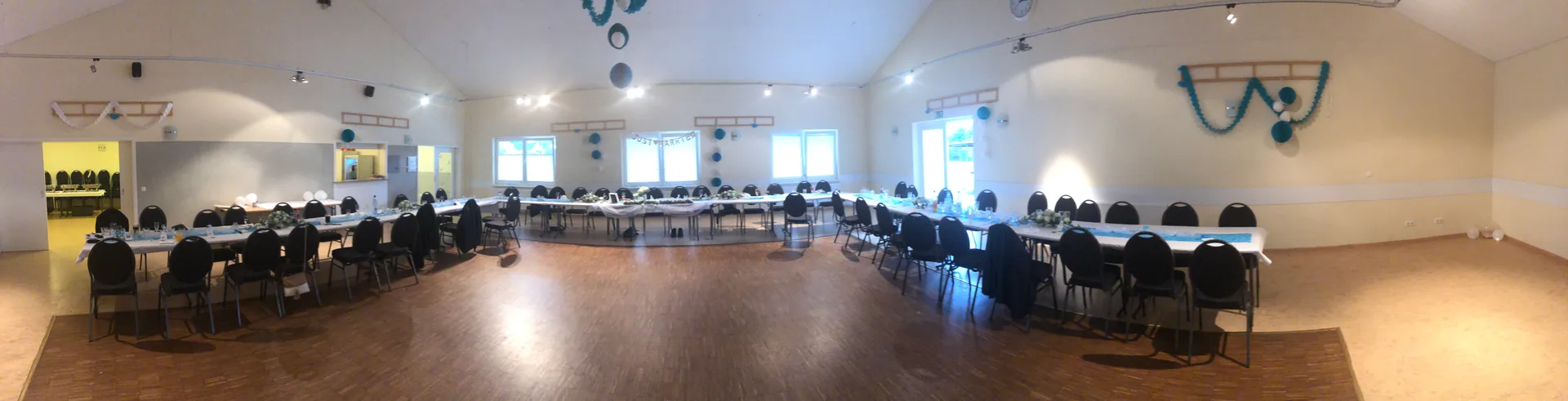 DJ bei der Abendveranstaltung – Gemeinschaftshaus Falkenfeld