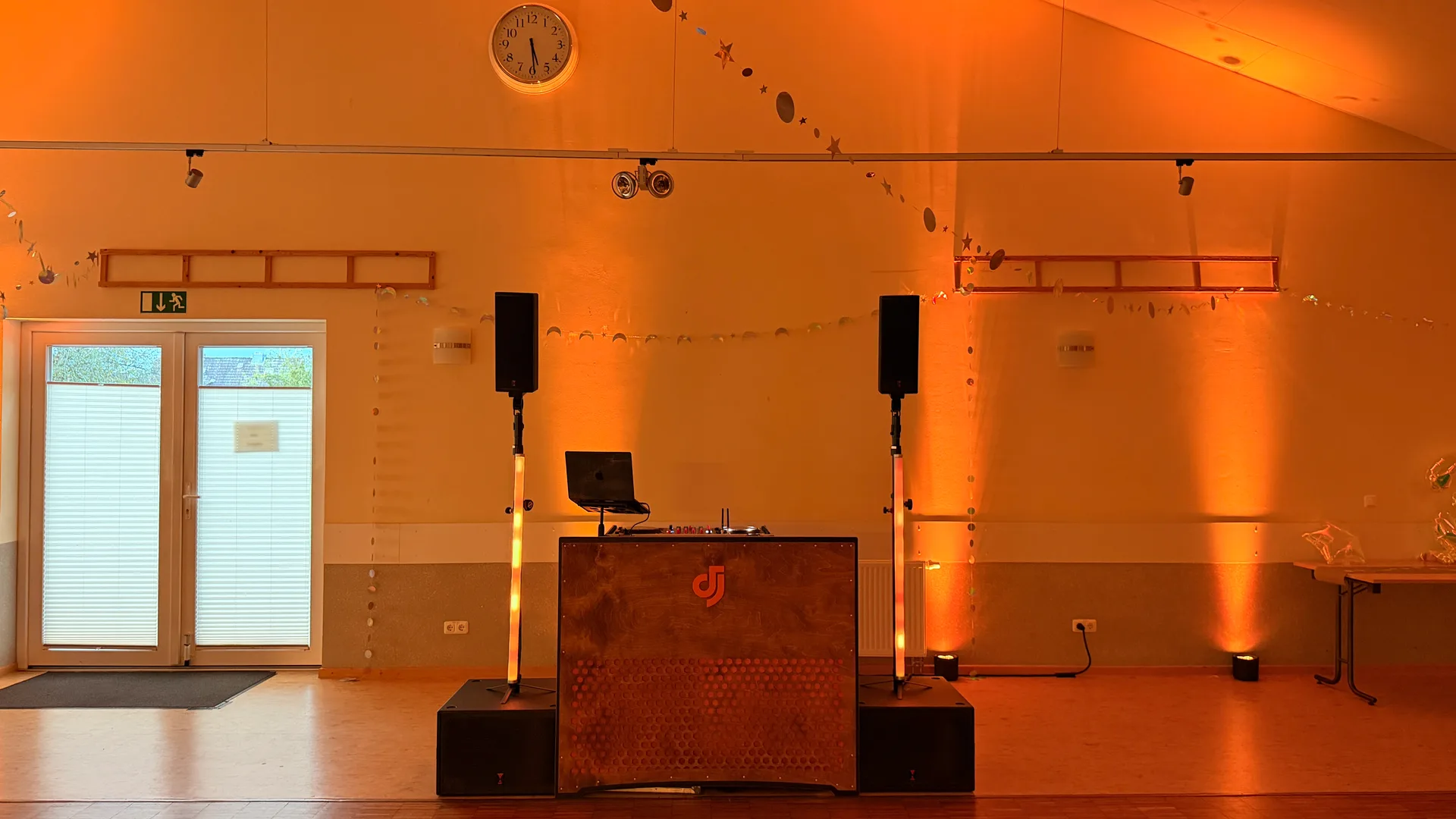 DJ bei der Hochzeitsfeier – Gemeinschaftshaus Falkenfeld