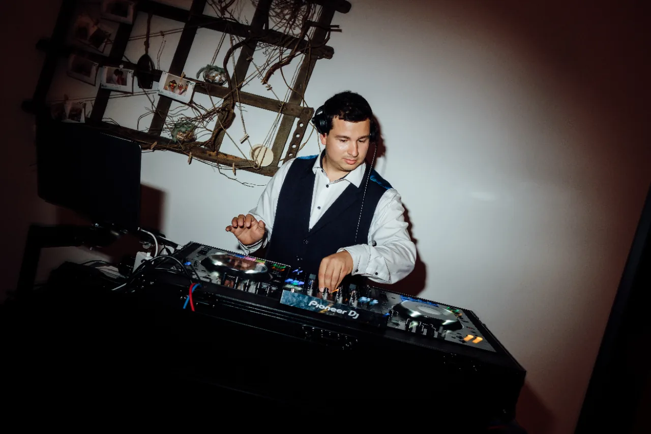 DJ Forte bei Kuh-Lounge