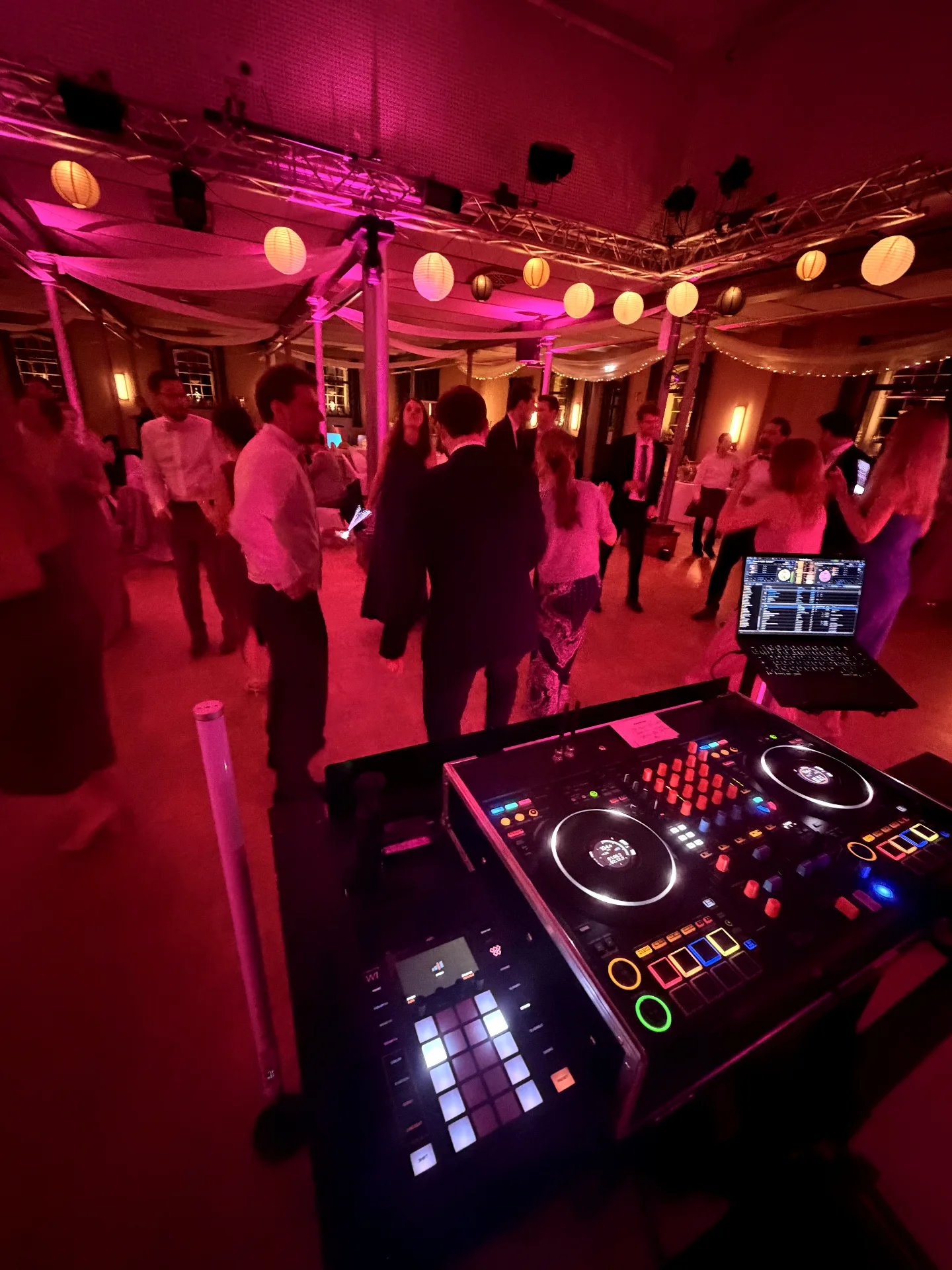 DJ Forte bei Restaurant Pellegrini