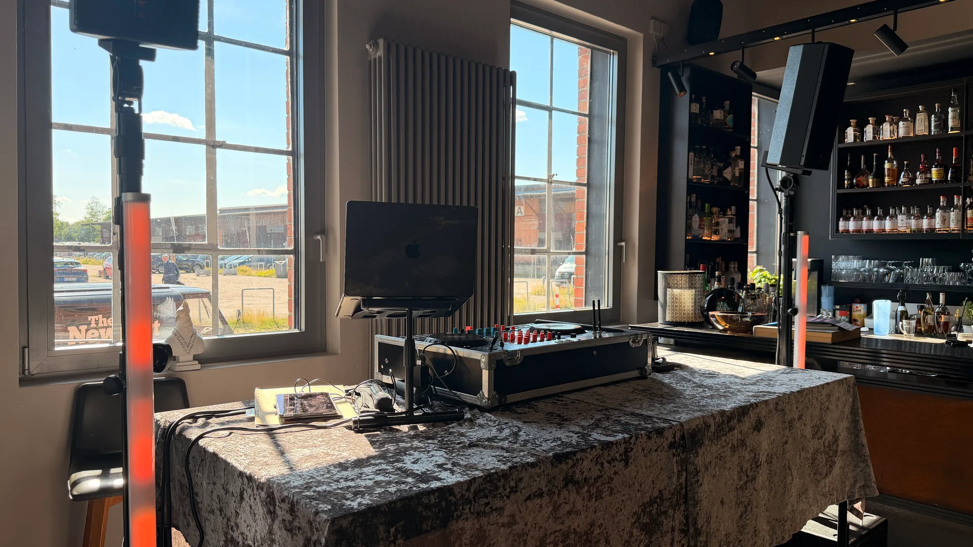 DJ Forte bei The Newport Restaurant & Marina