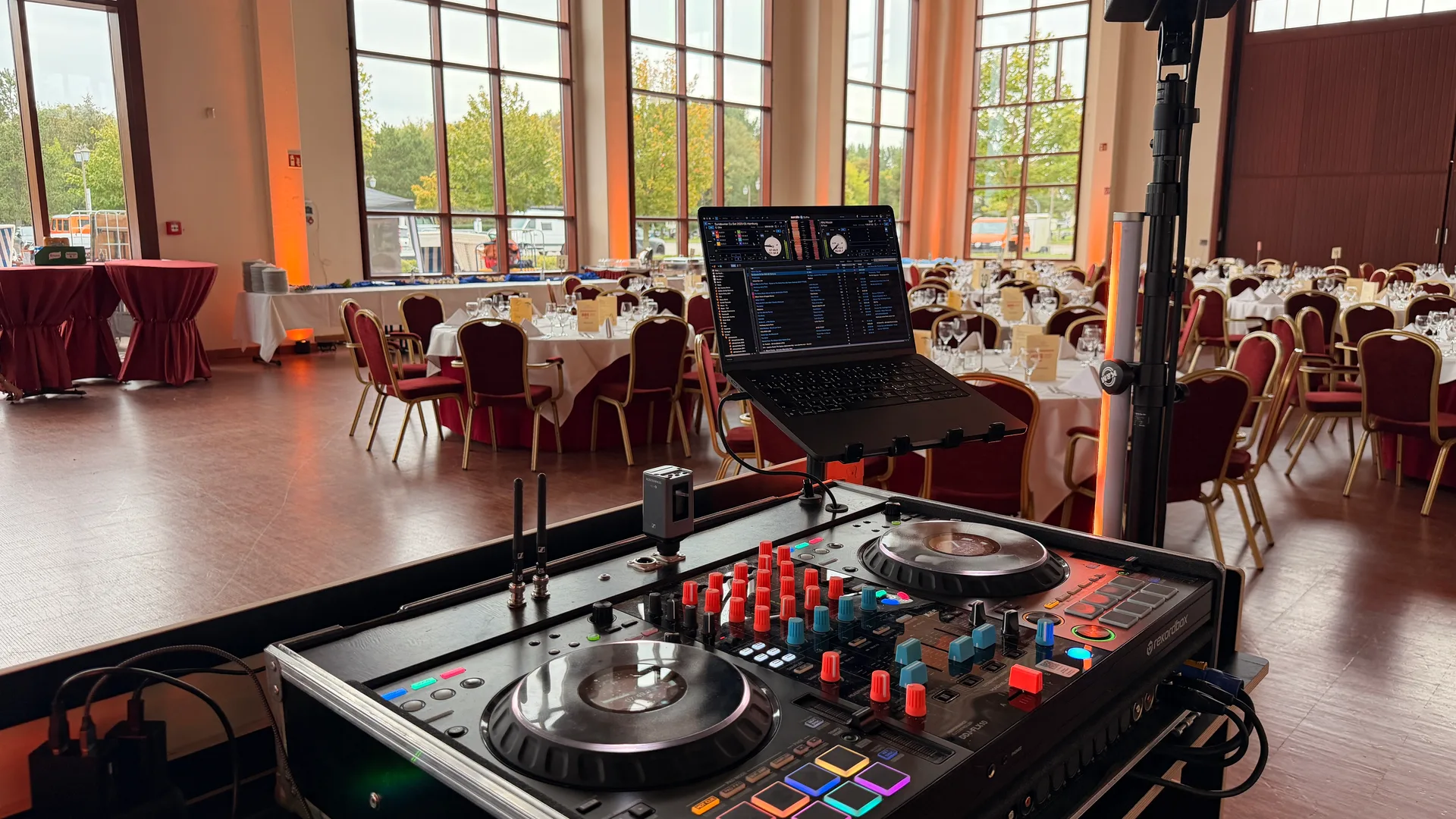 DJ Forte in der Location Yachthafenresidenz Hohe Düne Warnemünde